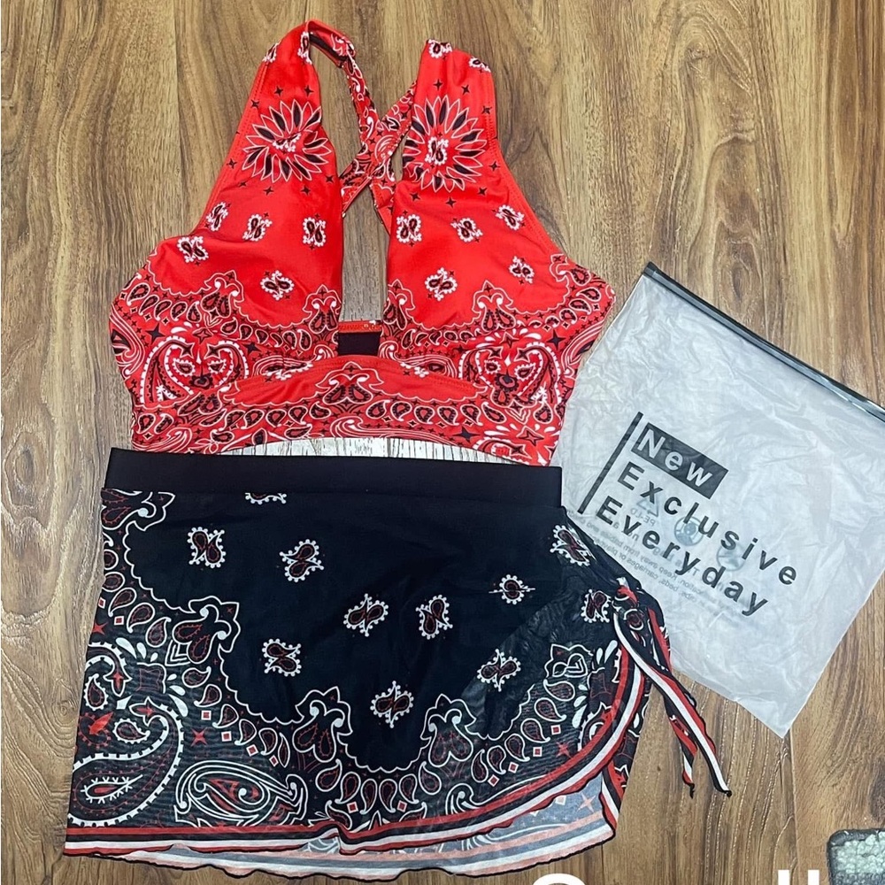 Brand new Tankini bathing suit. Misses size small. Still in original packaging